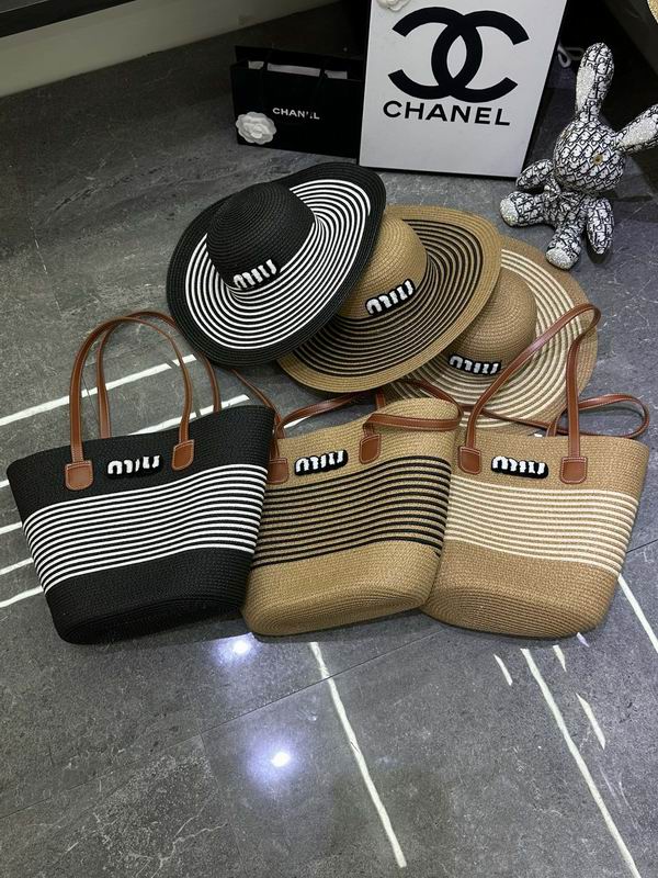 Miumiu hat bag dx08